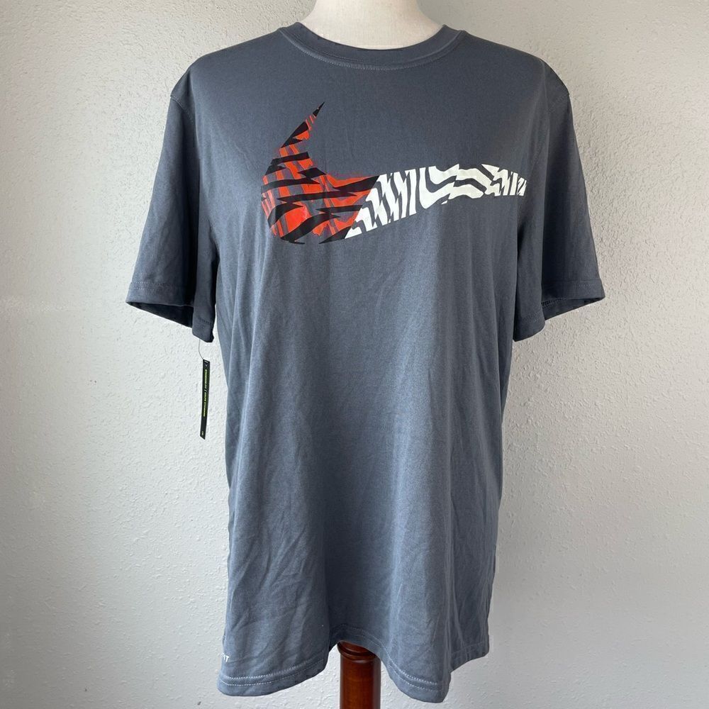 NWOT Nike Swoosh T-Shirt Size L
